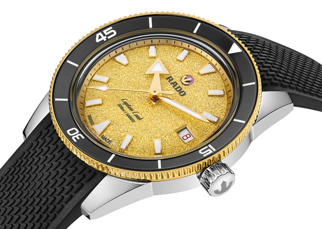 Rado Captain Cook, Referenz R32223258: Closeup von Uhr mit goldfarbenem Zifferblatt