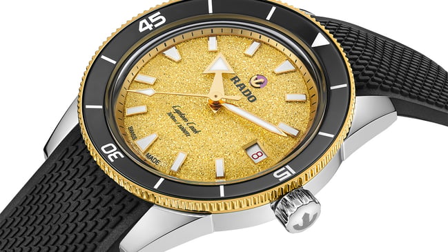 Rado Captain Cook, Referenz R32223258: Closeup von Uhr mit goldfarbenem Zifferblatt