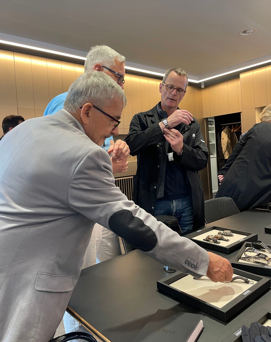 WatchTime-Uhrenreise Schweiz 2025: Uhrenpräsentation bei Rado 