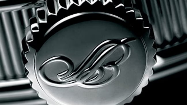 Drücker einer Breguet-Uhr in Nahaufnahme