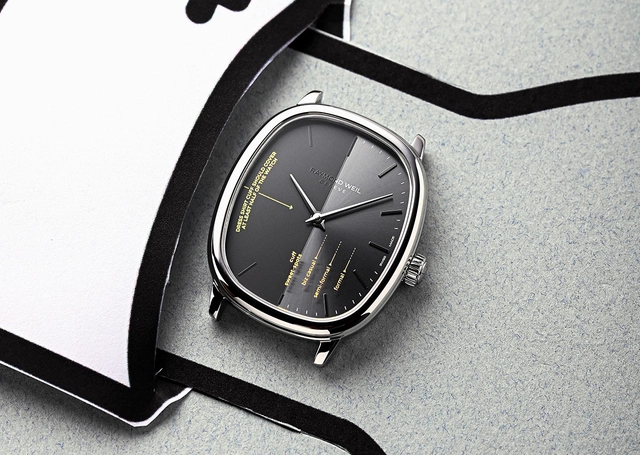 Raymond Weil Toccata Heritage x seconde/seconde, Gehäuse auf gezeichnetem Arm