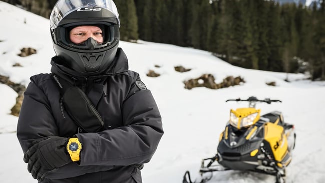 Die neue G-Shock Rangeman im Schneemobil-Einsatz