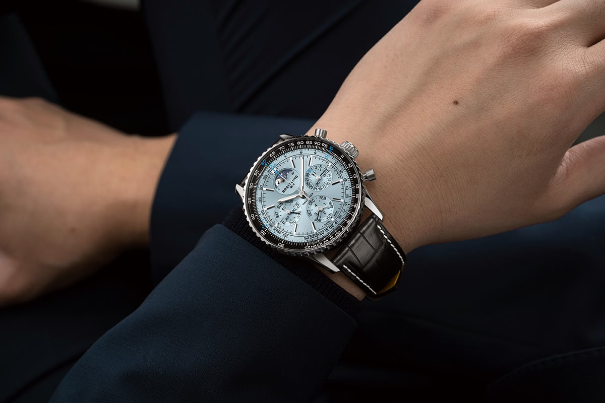 Breitling Navitimer B19 Perpetual Calendar Chronograph am Handgelenk