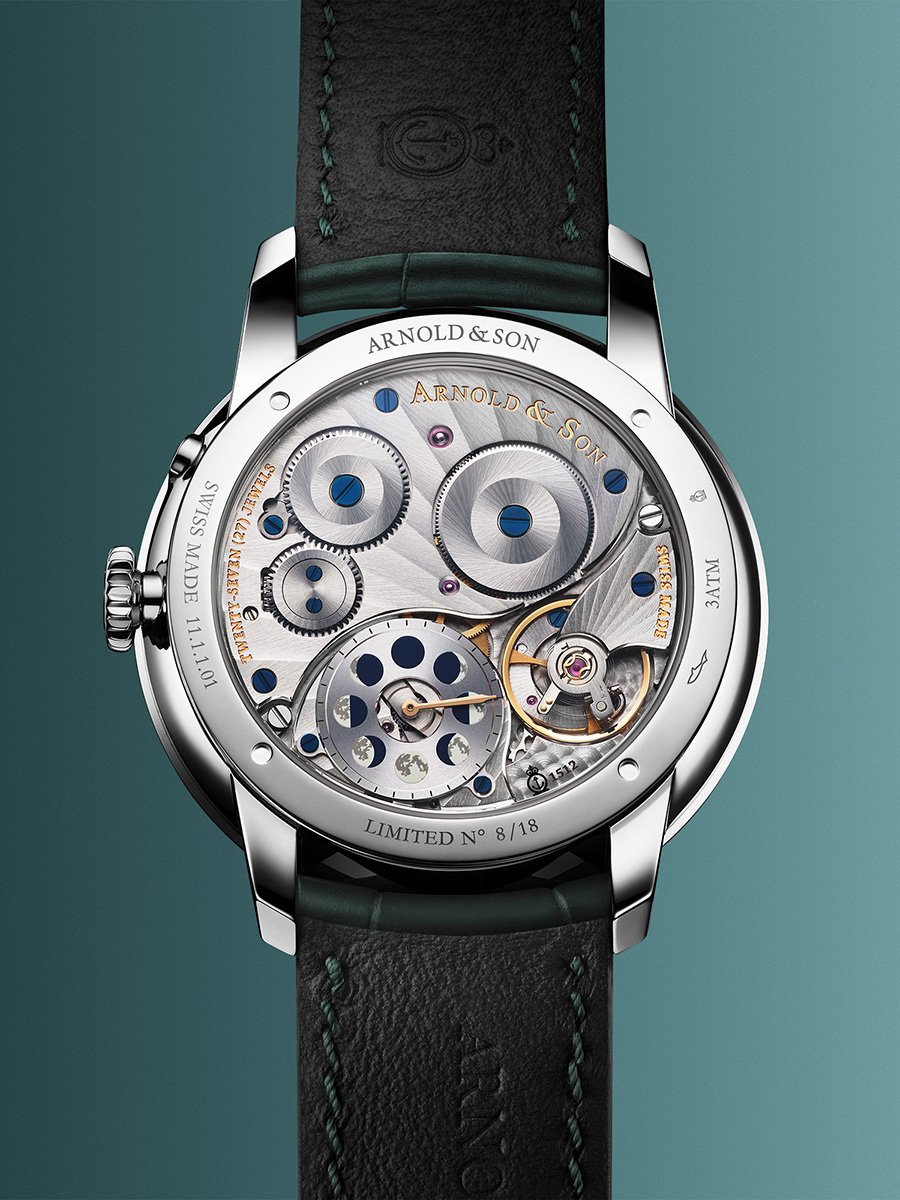 Arnold & Son Perpetual Moon 41.5 Steel Colours of the Moon, Rückseite Gheäuseboden mit Sicht auf Kaliber A&S1512
