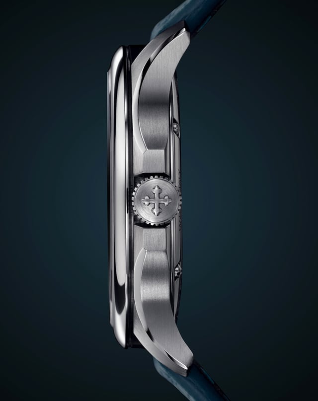 Venezianico – Redentore Utopia, Edelstahluhr mit Manufakturkaliber am blauen Lederband in der Seitansicht