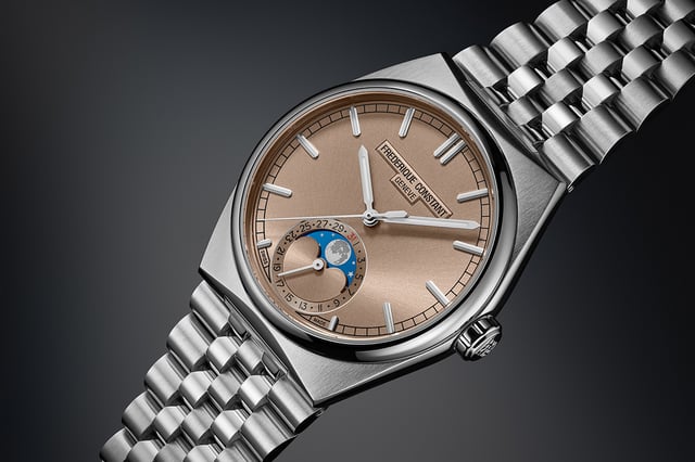 Frederique Constant Highlife  Moonphase Date Manufacture: Closeup Zifferblatt