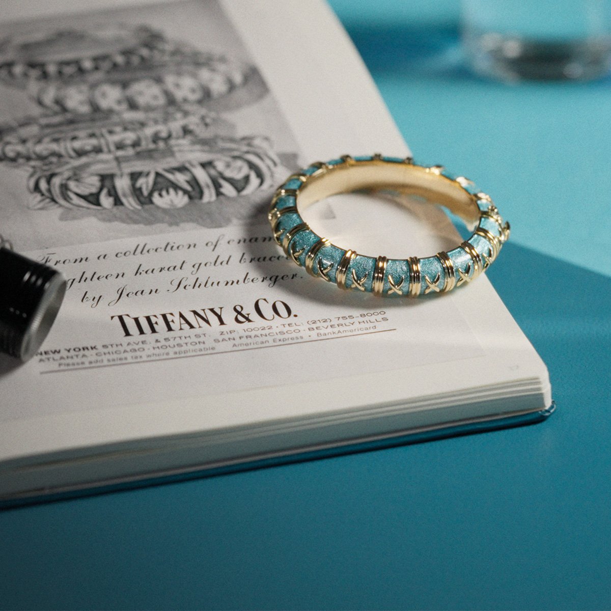 Jean Schlumberger by Tiffany paillonné enamel bangle in Tiffany Blue