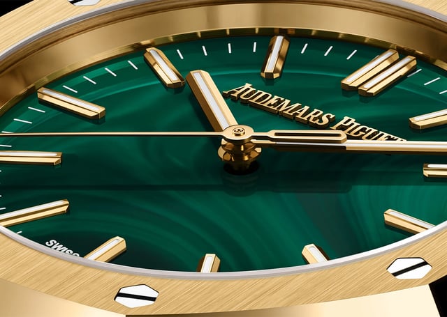 Audemars Piguet – Royal Oak Automatik 37 mm, Automatik-Luxusuhr aus Gold mit grünem Steinzifferblatt