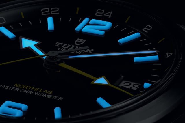 Tudor Northflag 9140G1A0U: Zifferblatt bei Nacht