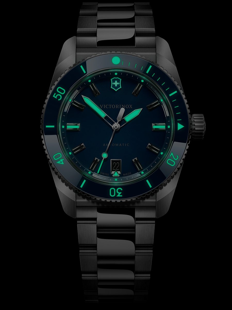 Victorinox Maverick Automatik, blaues Zifferblatt: Lumenansicht Uhr