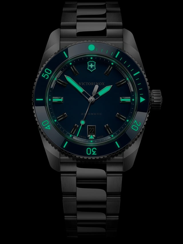 Victorinox Maverick Automatik, blaues Zifferblatt: Lumenansicht Uhr