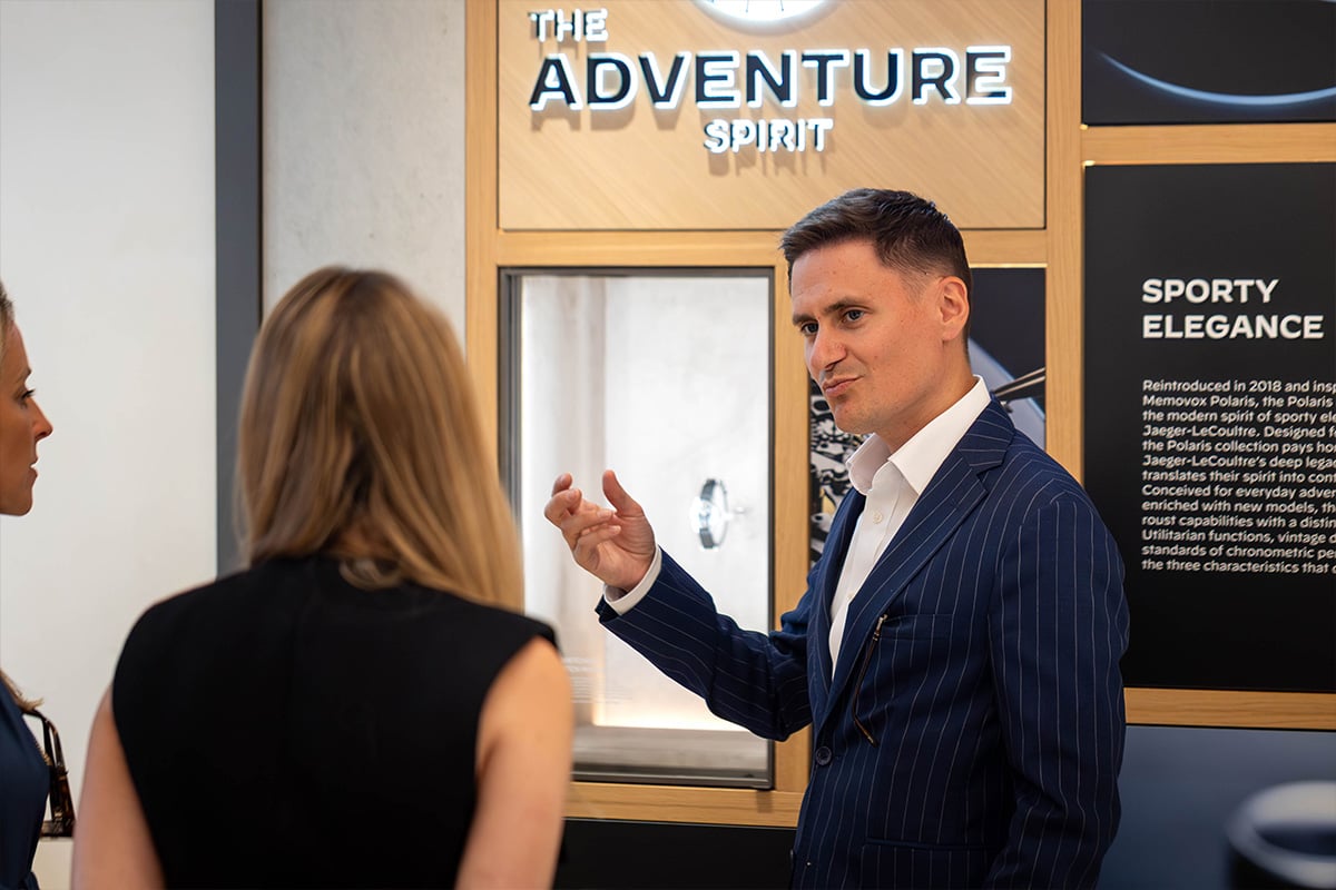 Matthieu Sauret, Product Marketing & Heritage Director Jaeger-LeCoultre erklärt die Adventure Spirit Travelling Collection