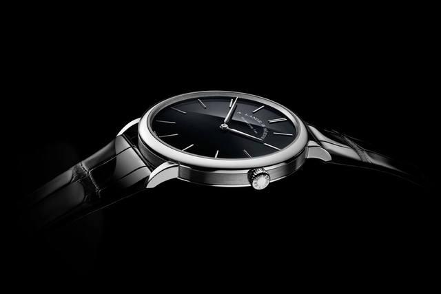 A. Lange & Söhne Saxonia Thin Platin Seite