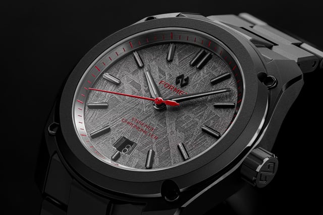 Formex: Essence Ceramica 41 mm Dark Matter Redshift CloseUp