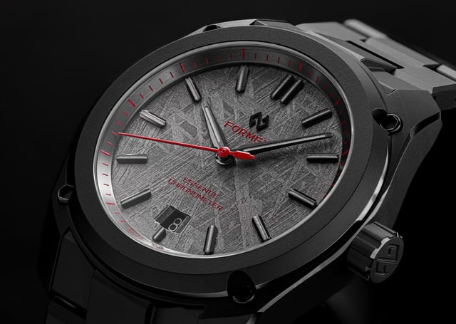 Formex: Essence Ceramica 41 mm Dark Matter Redshift CloseUp
