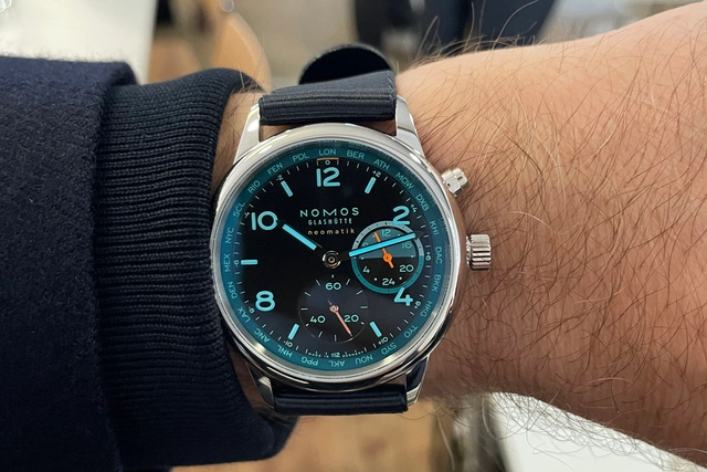 Nomos Glashütte Club Sport Neomatik Weltzeit Night Navigation Trace Wristshot