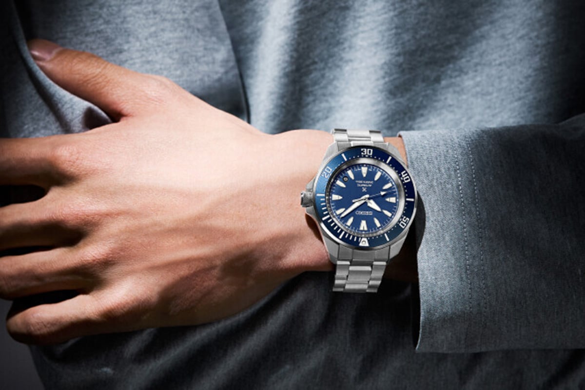 Seiko Automatic Divers Samurai SRPL51K1 mit blauem Zifferblatt am Arm
