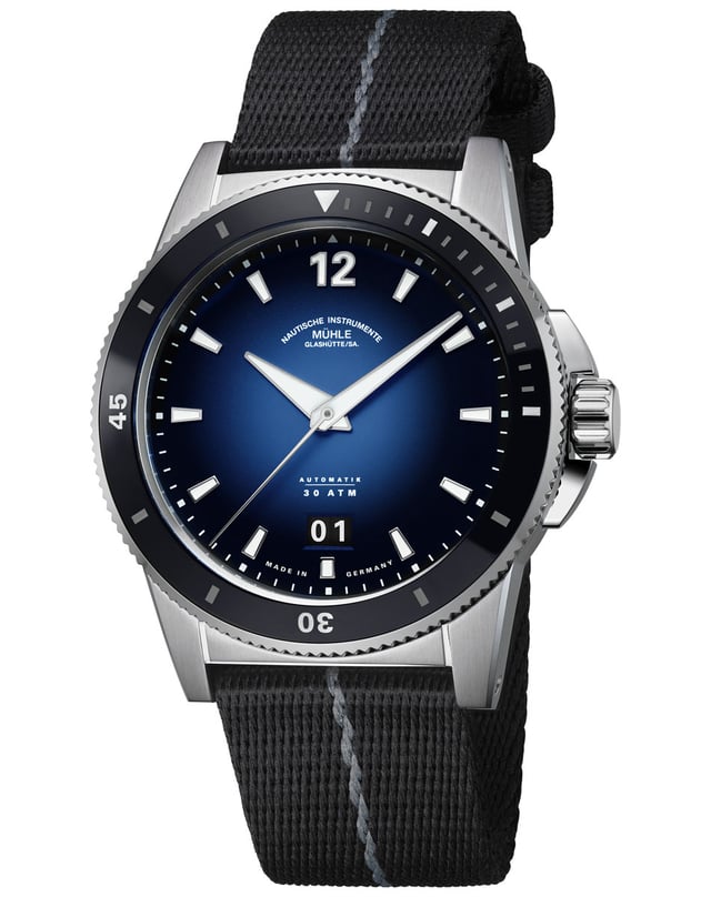 Mühle-Glashütte: Sportivo Großdatum mit blauem Verlaufszifferblatt und Textilband