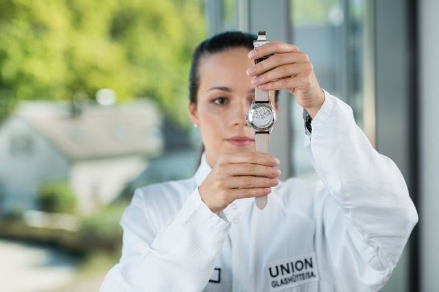 Uhrmacherin bei Union Glashütte