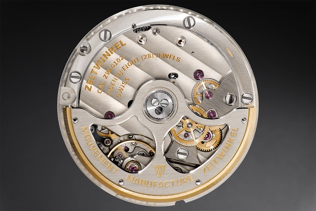 Zeitwinkel – 082°, elegante Automatikuhr mit Manufakturkaliber und Lederband