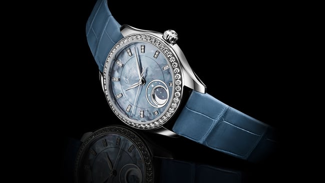 Glashütte Original: Lady Serenade, Ref, 1-35-14-04-12-04, Uhr schräg