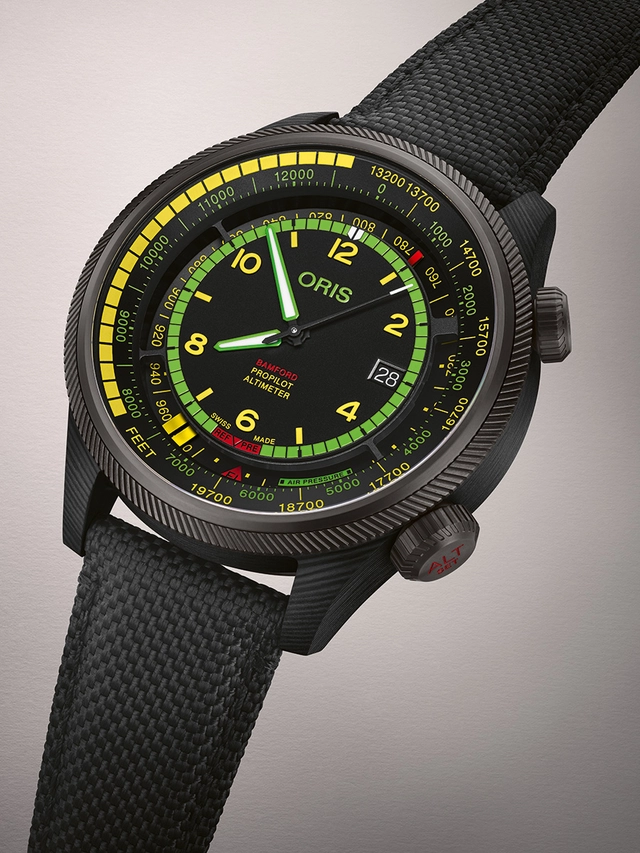 Oris x Bamford ProPilot Altimeter "Mission Control", Uhr seitlich