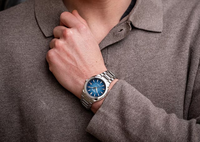 Casio Edifice EFK-200D-2A am Handgelenk