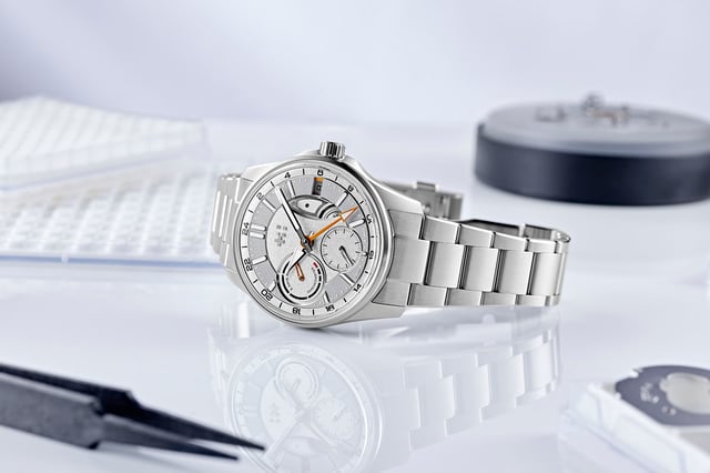 Christopher Ward: C63 Sealander True GMT