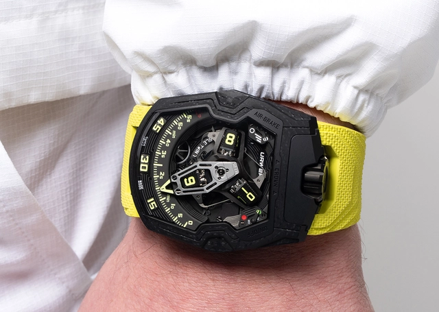Urwerk – UR-230 „Black Star“, ausgefallene Automatikuhr in Schwarz mit Kautschukband