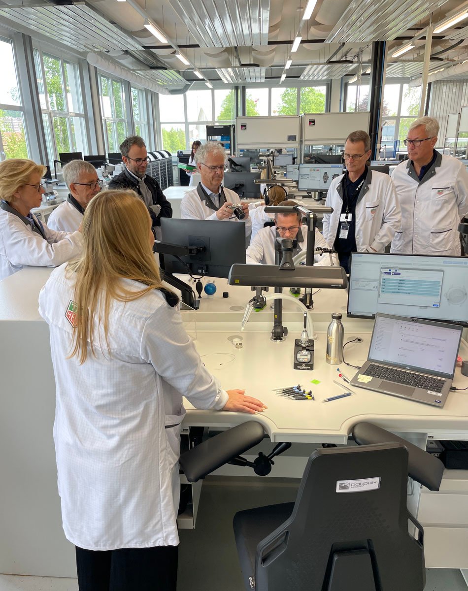WatchTime Uhrenreise Schweiz 2025: In der TAG-Heuer-Produktion