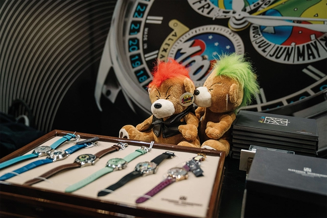 WatchTime Düsseldorf Auslage Uhren Alexander Shorokhoff