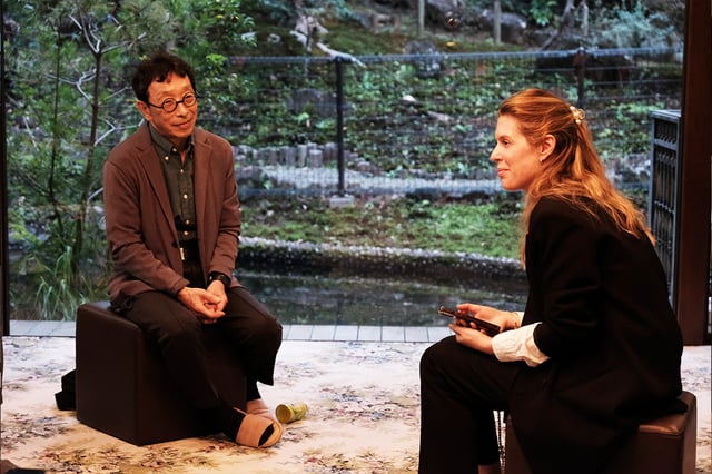 Daniela Pusch, Head of Editorial WatchTime Germany und Kikuo Ibe, Maschinenbau-Ingenieur und G-Shock Erfinder im Interview in Tokio