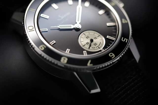 Sinn Spezialuhren Modell 104 Klassik 12 