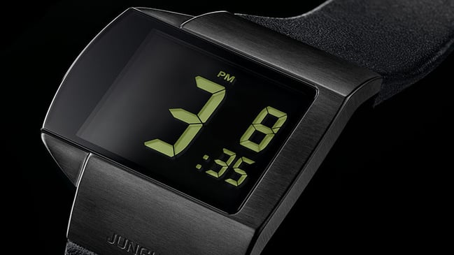 Junghans Mega Futura auf schwarzem Untergrund