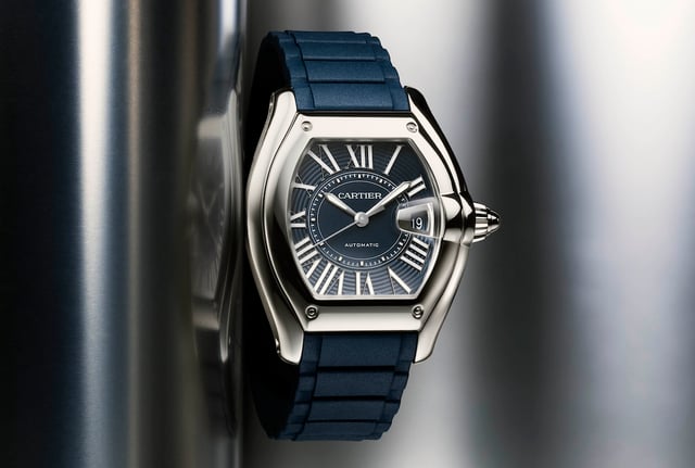 Frontaufnahme der Cartier Roadster mit Armband
