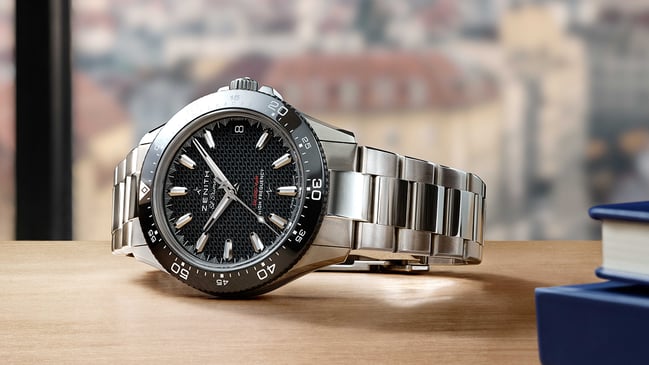 Zenith Chronomaster Solo Sport, liegend, mit schwarzem Zifferblatt