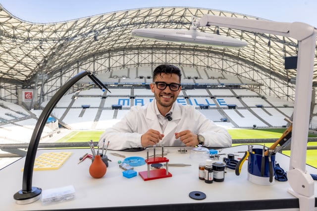 Uhrmacher von Jacques Bianchi im Stade Vélodrôme von Olympique Marseille 