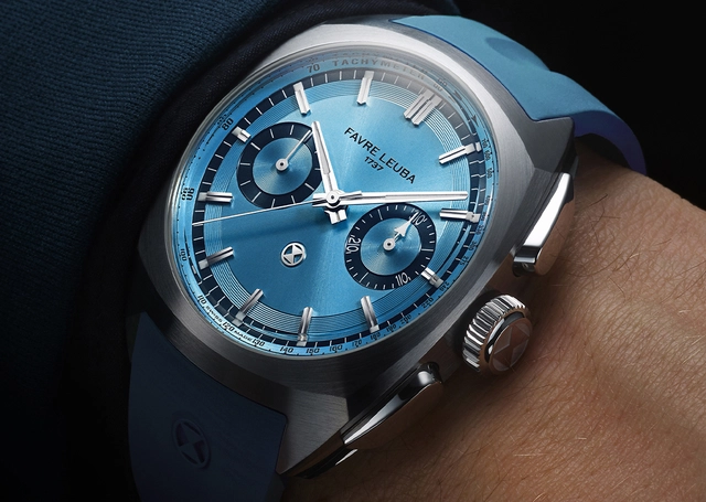 Favre Leuba, Automatikuhr mit eisblauem Zifferblatt