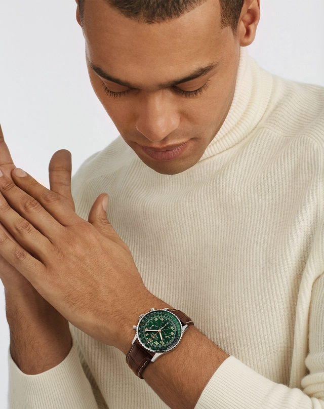 Breitling – Navitimer B02 Chronograph 41 Cosmonaute Signature Collection, Fliegeruhr mit Handaufzugswerk und grünem Zifferblatt