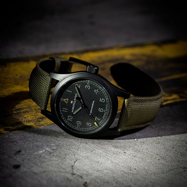 Hamilton Khaki Field Mechanical Call of Duty: Modern Warfare 4 Special Edition 