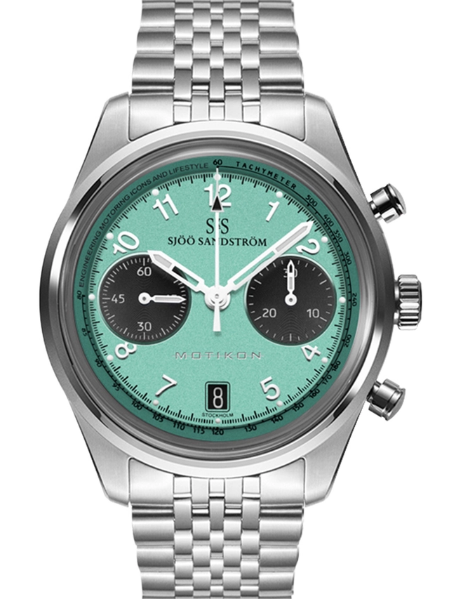Sandstroem_Royal_Steel_Chronograph_Motikon_Uhr mit Stahlband vor weißem Hintergrund