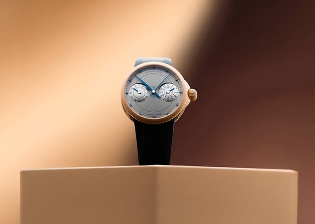 Chronoswiss Pulse GMT Frosted Guilloche Gold, Frontansicht Uhr