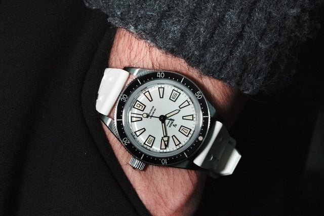 Yema Skin Diver Slim Full Lume CMM.20 Limited Edition am Handgelenk