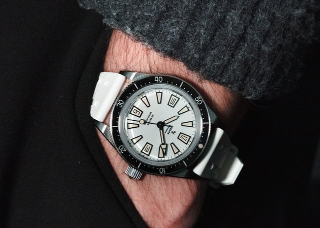 Yema Skin Diver Slim Full Lume CMM.20 Limited Edition am Handgelenk