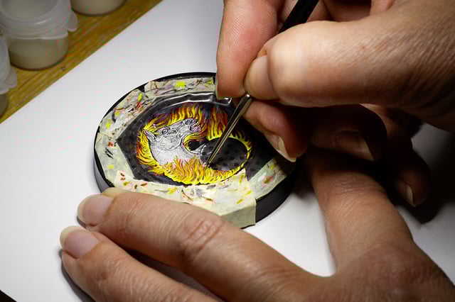 Louis Moinet – Tourbillon Puzzle Fire Horse, Luxusuhr aus Gold mit Handaufzugskaliber und kunstvollem Zifferblatt 