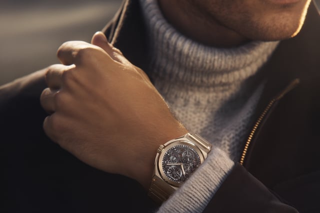 Die Bianchet Rotondo UltraFino Gold am Handgelenk