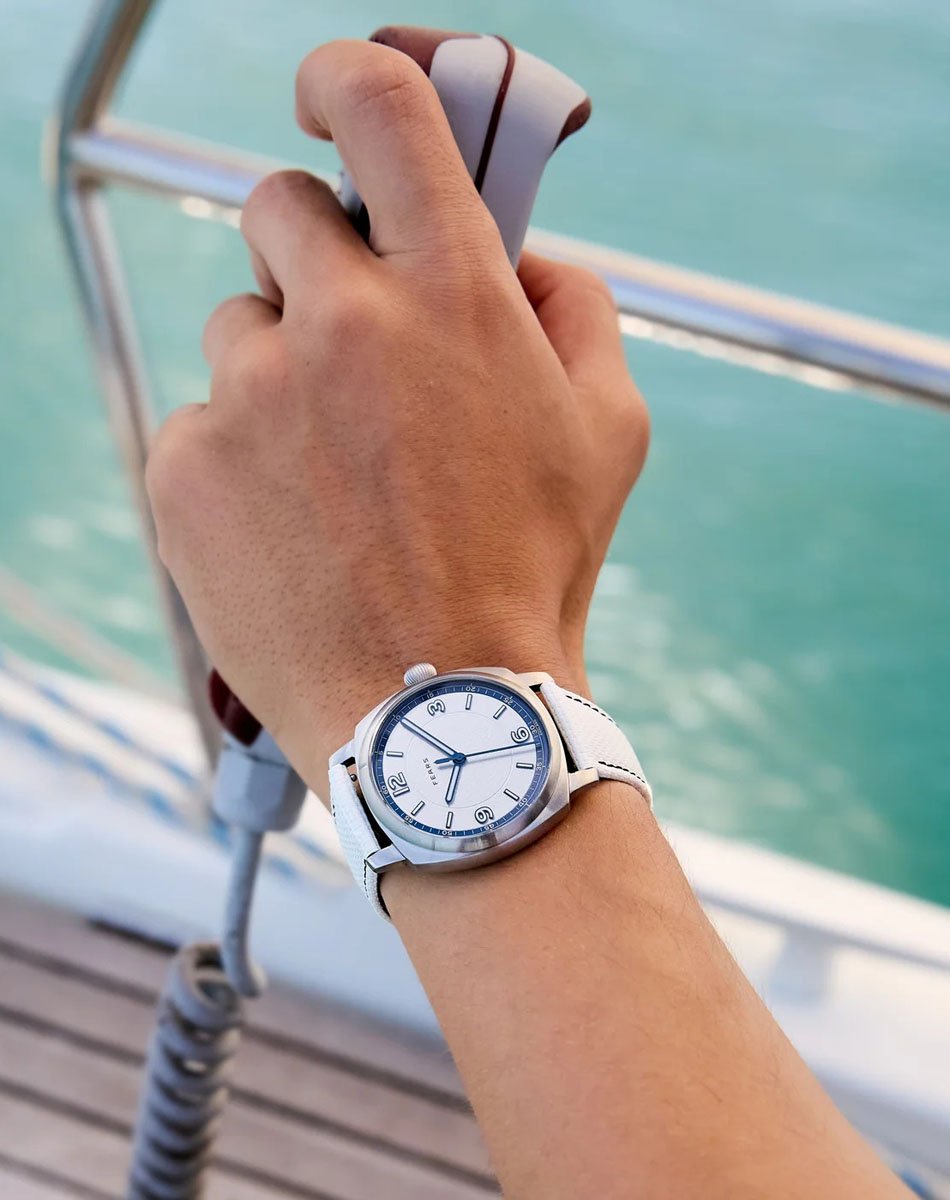 Fears: Brunswick 40 Helmsman ES Wristshot