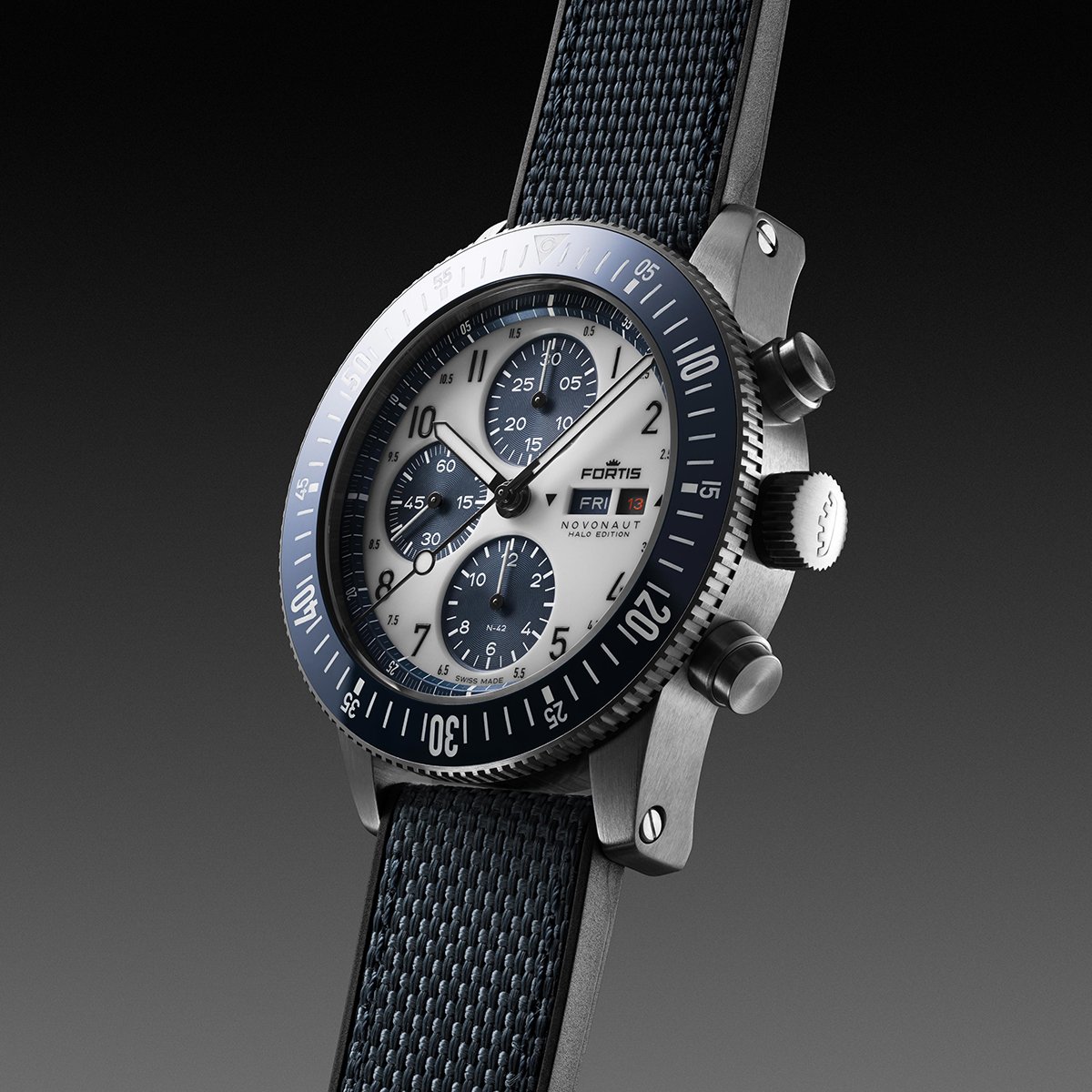 Fortis Novonaut N-42 Halo in Blau