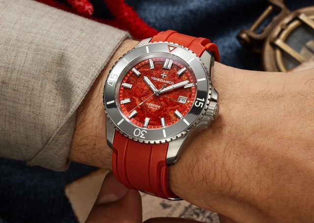 Venezianico Nereide Corallo am Handgelenk