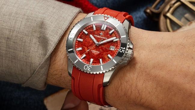 Venezianico Nereide Corallo am Handgelenk